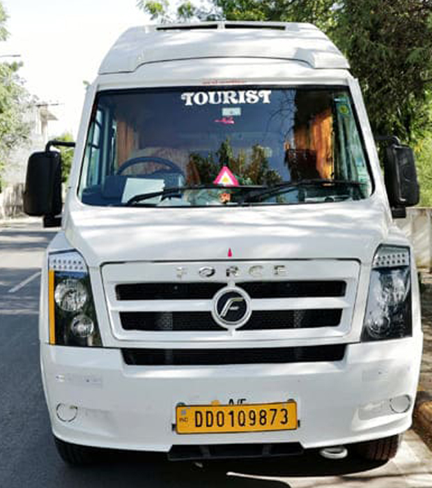 Tempo Traveller in Udaipur for Kedarnath Jyotirlinga Yatra