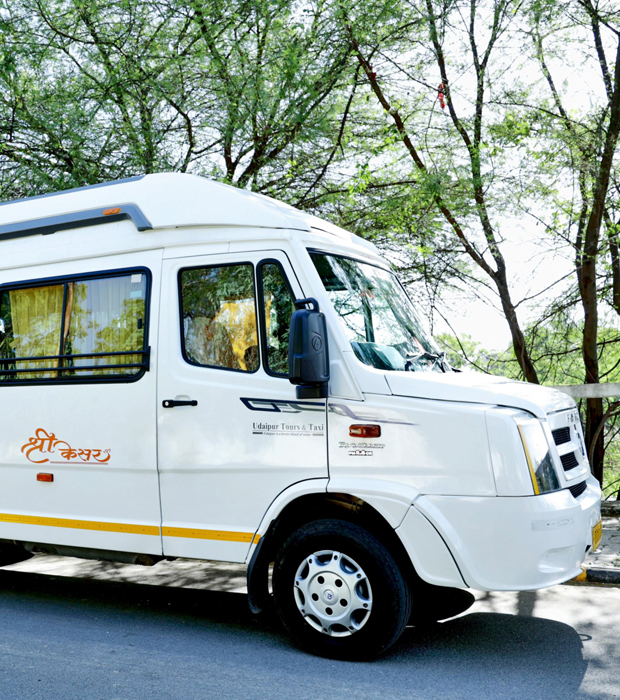 17+1 Seater Tempo Traveller